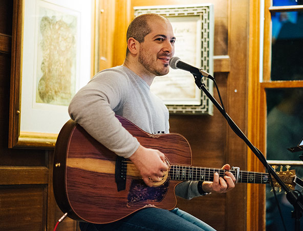 Sydney Acoustic Soloist Singer Mark